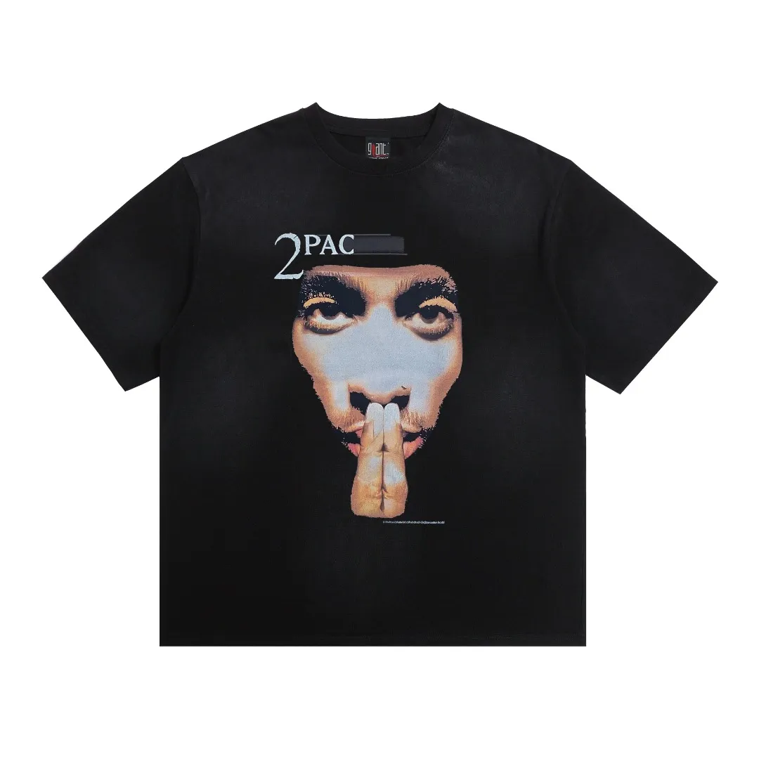 Beautiful Saint Michael retro hands praying tupac rapper direct-printed washed and distressed loose short-sleeves. Digital white ink direct-printed. The fabric is breathable and the pattern is three-dimensional and clear. Fabric: Double yarn 240 grams Style number: S801 Size: S-M-L-XL Color: Washed black Price: P118